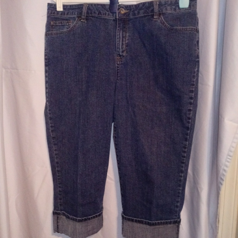 Ladies Jean Cuffed Capri's